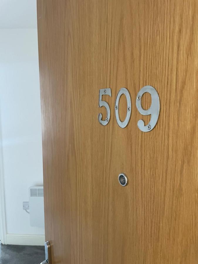 #0509 Two Bedroom Serviced Apartment- Free Parking Дербі Екстер'єр фото